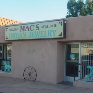 It&apos;s Not a trip to Tucson without a trip to Mac&apos;s!
