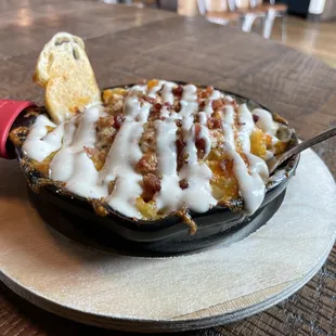 a macaroni and cheese dish