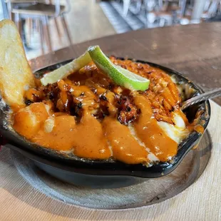 a bowl of macaroni and cheese