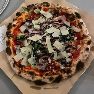 Prosciutto pizza
