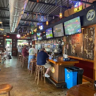 Saturday afternoon crowd