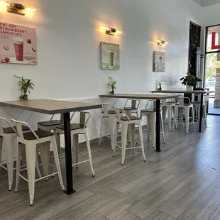 Great, clean area for drinks!