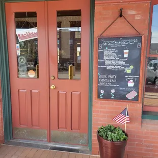 Entrance of Mad Anthony&apos;s Wayne Café