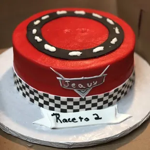 This is the cake I got I ordered my own props but this does not look like the work of an established bakery