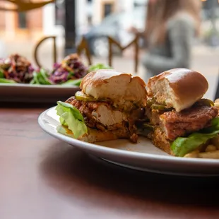 poultry, fried chicken wings, chicken wings and fried chicken, chicken wings, fried chicken, chicken, food, bbq chicken, bbq wings