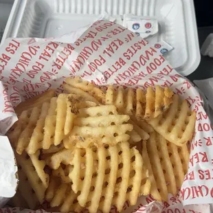 WAFFLE FRIES *