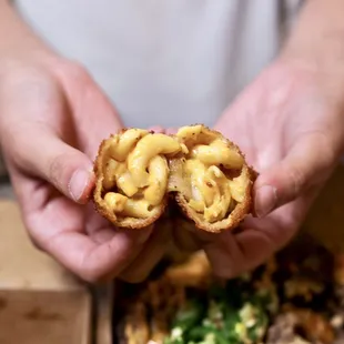 6 Pieces The Mac Dumplings Food IG: @nomswithsabs