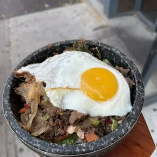 Bulgogi bowl with japchae