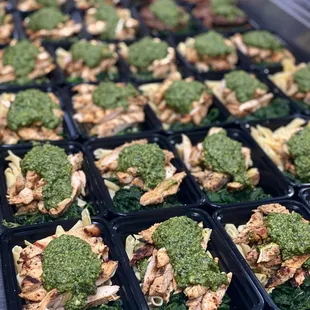 Fresh Pesto, Grilled Chicken Penne!