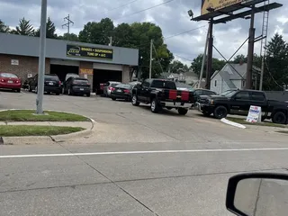 Lucas auto lube & servíce