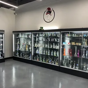 Lots of glass wear available. (High quality)