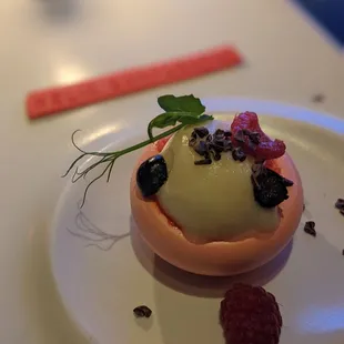 Birthday dessert (sorbet on a meringue)