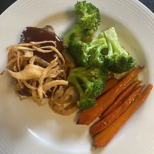 Short ribs, glazed carrots, broccoli (substituted for the jasmine rice)
