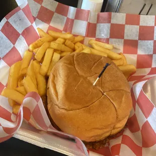 Single Chili cheeseburger combo.