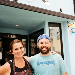 Kate &amp; Zach Heinz - The Happy Owners of Mad Munch Grilled Cheezer Co.