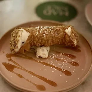 Caramel cannoli