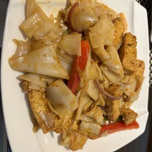Flat Rice Noodle Thai Style with Tofu