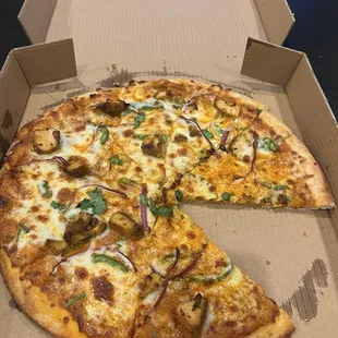 Butter chicken pizza