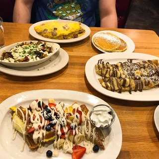 FULL BANANA HAZELNUT CREPES