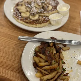 BANANA PECAN WAFFLE