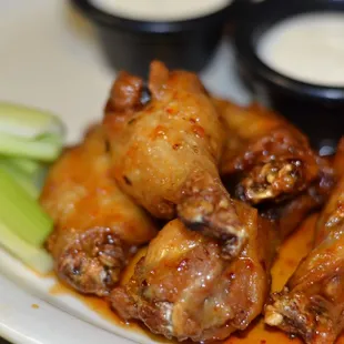  chicken wings and celery