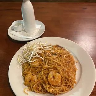 Shrimp pad Thai @ sake