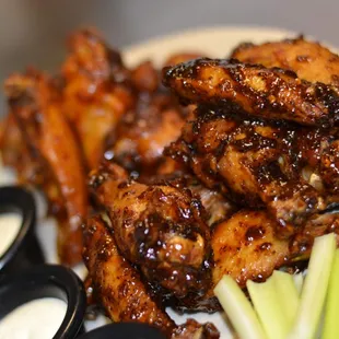 Midnight Kiss, Thai wings