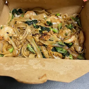 Pad Sea - Ew - Chicken , Pork , Beef , Or Tofu