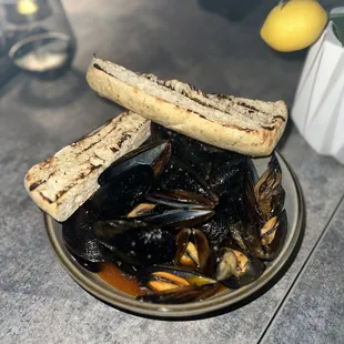 Cajun Buttered Mussels