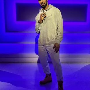 04.06.24 looks more like Drake than Drake himself...