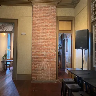 One of two inside bars