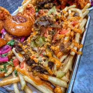 Mad platter with cheeseburger loaded fries