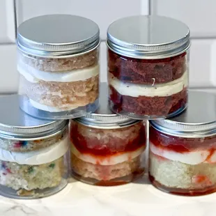 Cake jars