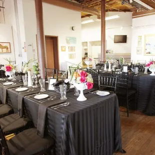 A beautiful wedding at Cultural Arts Center, downtown Columbus, Ohio. Imperial Stripe Linen and Black Chiavari Chairs--so perfect!