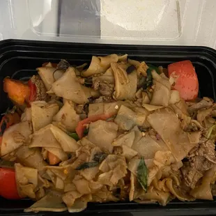 Drunken noodles with beef