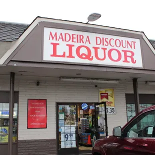 the front of a liquor shop