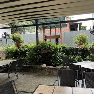 Beautiful garden patio and fountain. The water sound was so pleasant!