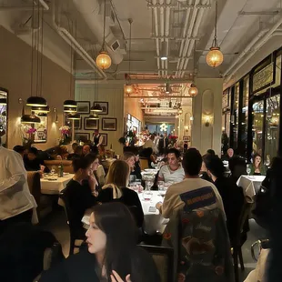 a crowded dining room