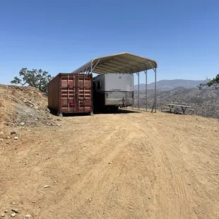 Complete cover with RV