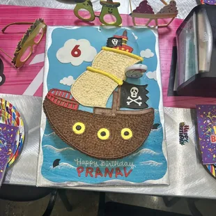 a pirate ship birthday cake