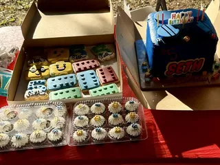 Fancy Cakes & Confections