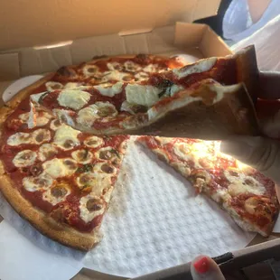 food, pizza