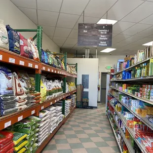  grocery store aisle