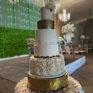 Decorated cake table.