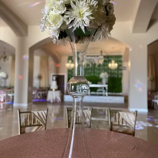 Main Room (350 Guest Capacity)