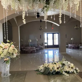 Main Room (350 Guest Capacity)