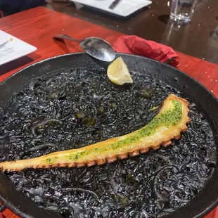 Negra Paella