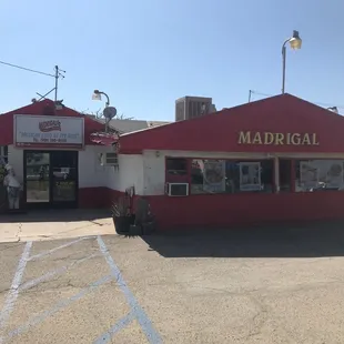 the outside of the restaurant