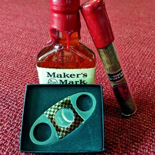 Perfect gift for Bourbon and Cigar lovers!