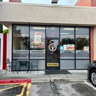 the outside of the restaurant